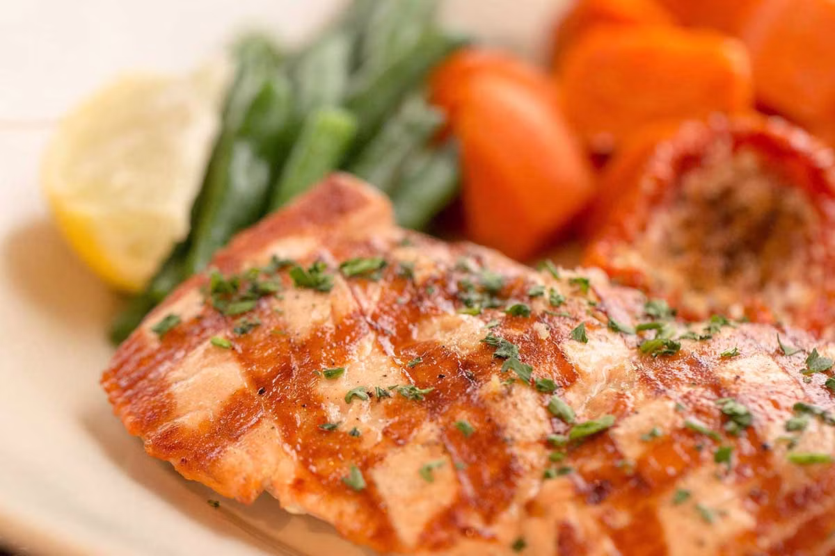 SkinnyLicious Grilled Salmon - The Cheesecake Factory Menu Prices 2026